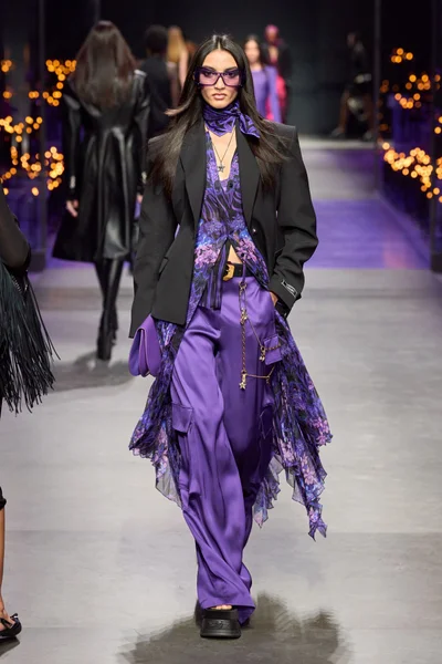 Look 17